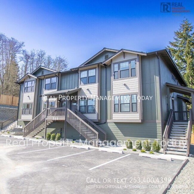 Primary Photo - 300 Larson St W