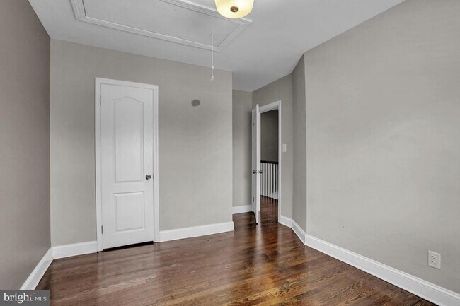 Building Photo - 1737 Weston Ave