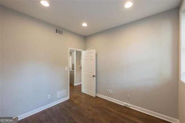Building Photo - 1116 Piedmont Ave NE