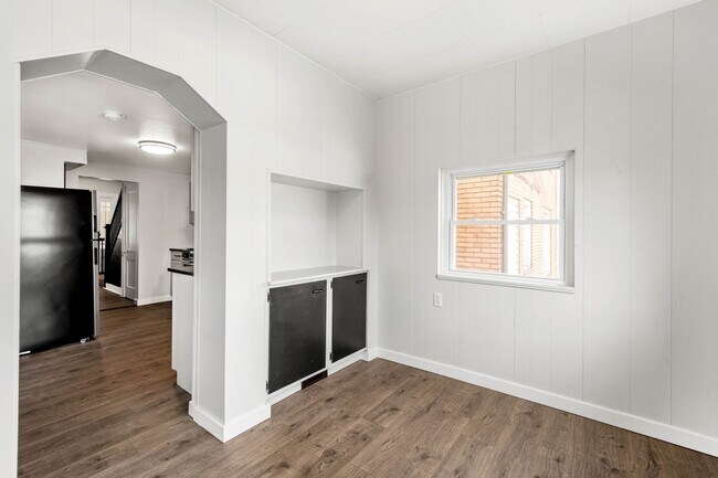 Building Photo - Beautiful 3 bedroom home in Homestead available July 10!