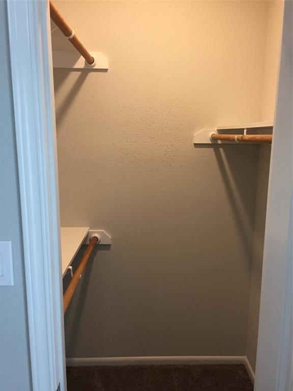 Walk in Closet - 4001 Nasa Pky