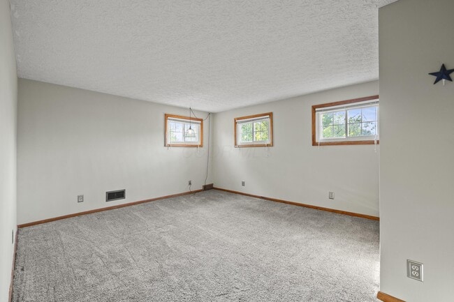 Building Photo - 7711 Hayden Run Rd