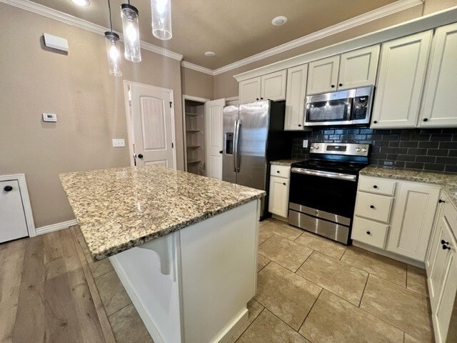 Building Photo - 892 W Hughes St