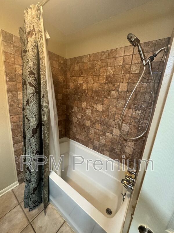 Building Photo - 2175 Deerwood Dr