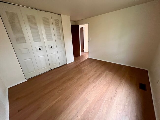 Building Photo - Beautiful Home - 3 Bedroom 2.5 Bathroom - ...