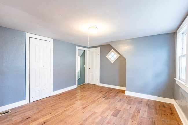 Building Photo - 243 Chamberlain St