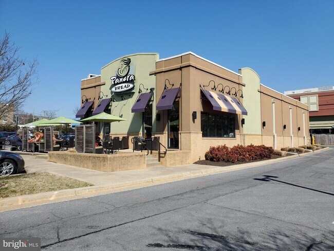 Building Photo - 6050 California Cir