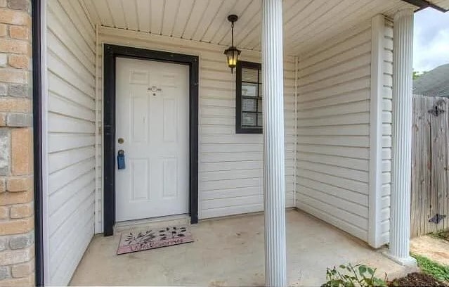 Building Photo - 1213 Silverton Ct