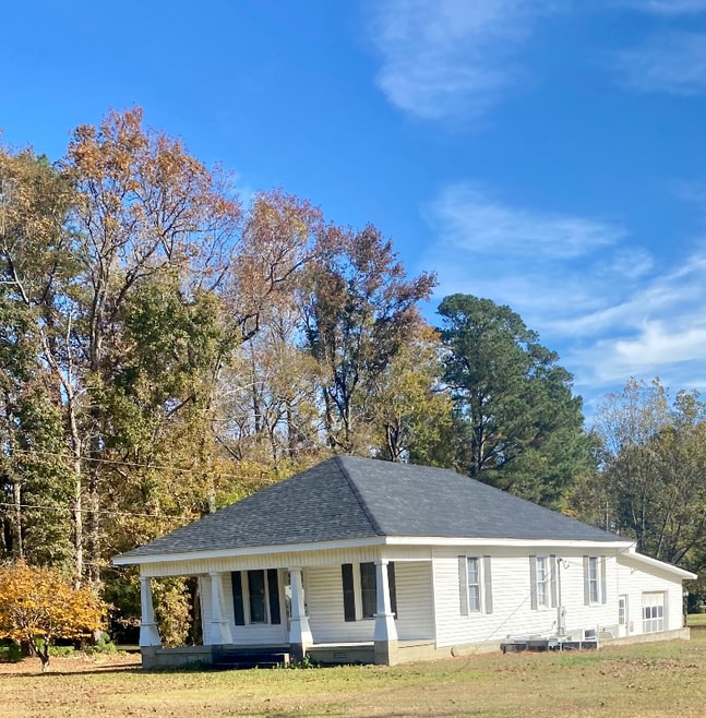 Building Photo - 2621 Lovick Rd