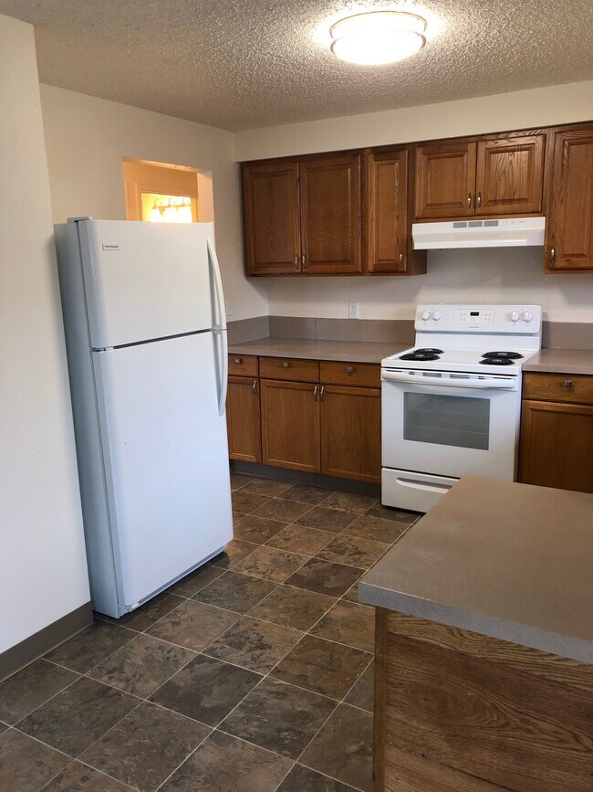 Building Photo - Legacy Creek Duplexes