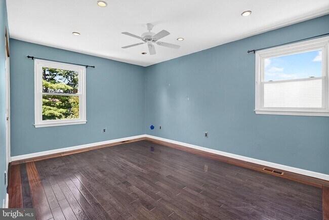 Building Photo - 12 Mershon Ln