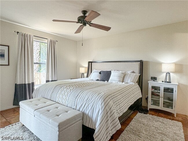 Building Photo - 1042 Oak Forest Dr