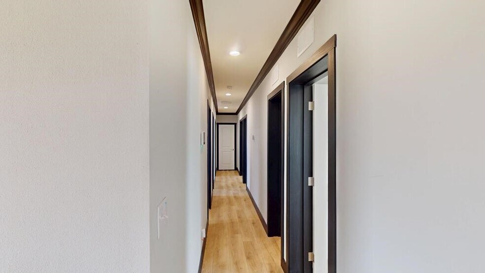 Building Photo - 822 Private Rd