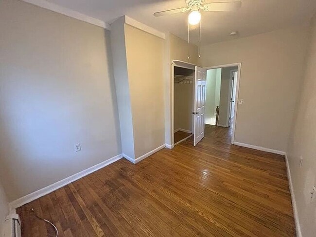 Building Photo - Spacious 4-bedroom house
