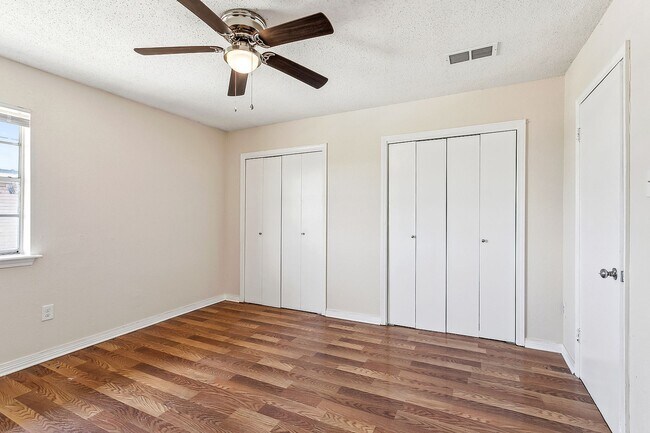 Building Photo - 1053 Tallow Tree Ln