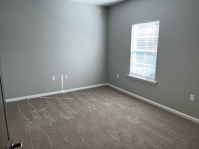 Building Photo - 2 Bedroom/2 Bath Apartment near VSU!!!