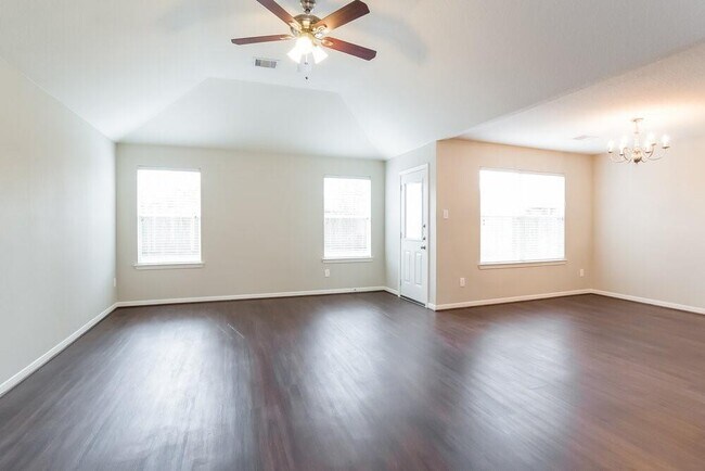 Building Photo - 9808 Woodhollow Dr
