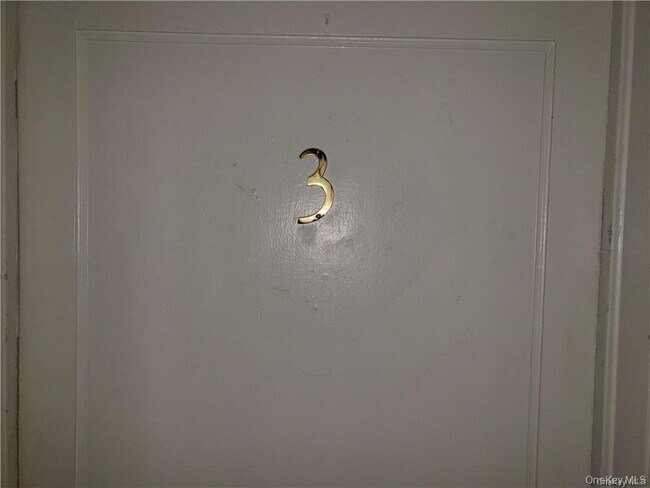 Building Photo - 18 Reservoir Rd