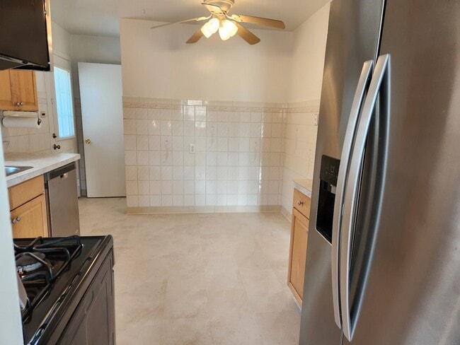 Building Photo - 7453 N Karlov Ave
