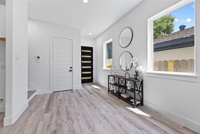 Building Photo - 7212 England St