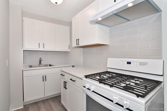 Building Photo - 132 Rich Ave