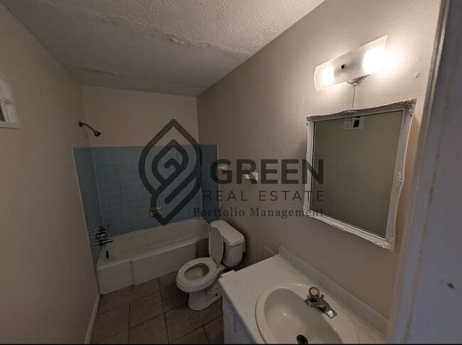Building Photo - 1 bedroom 1 bath apartment available in Ka...