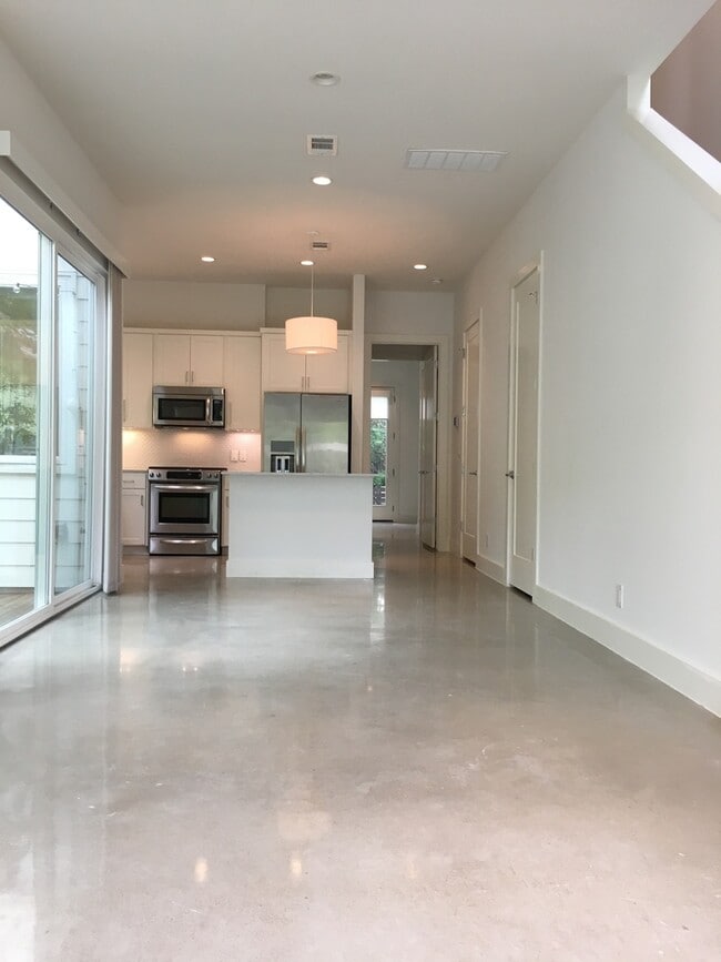 Building Photo - 2212 Iva Ln