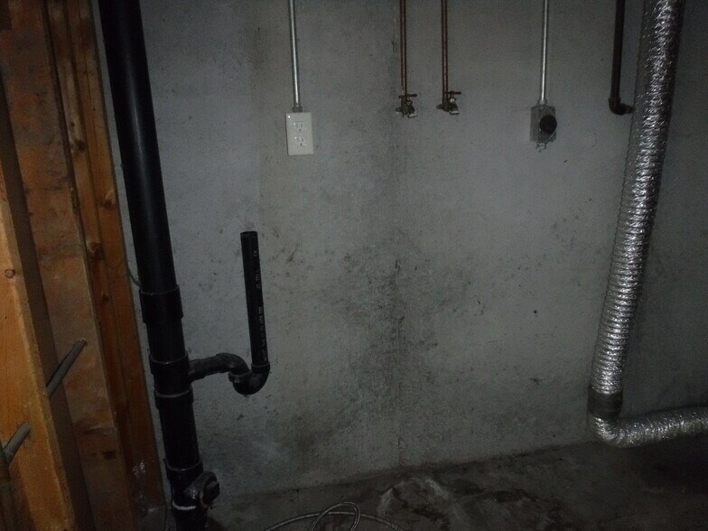 Building Photo - 3203 Squire Ln