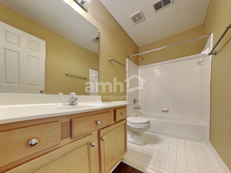 Building Photo - 8739 Overcup Oaks Dr