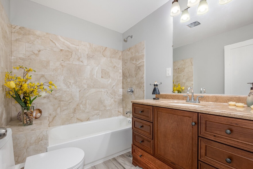 Building Photo - 5314 Section Ave