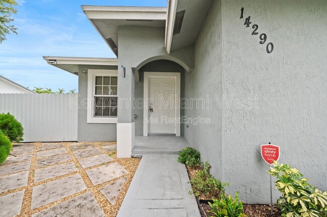 Building Photo - 14290 SW 287th St