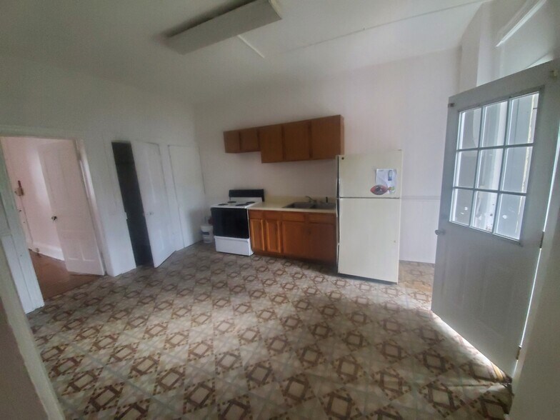 Building Photo - 25 S Locust St