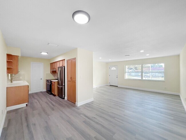 Building Photo - 9814 110th Ln N