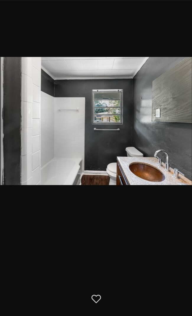 Building Photo - 3737 Maywood Ave