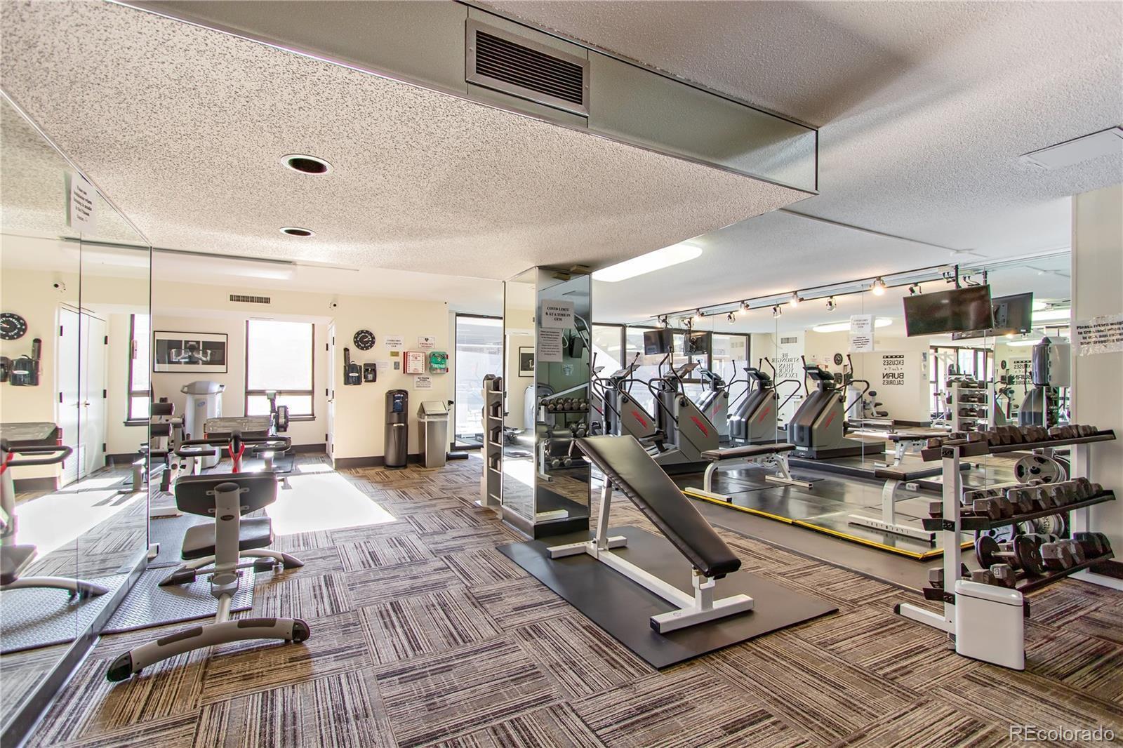 Building Photo - 1020 15th St