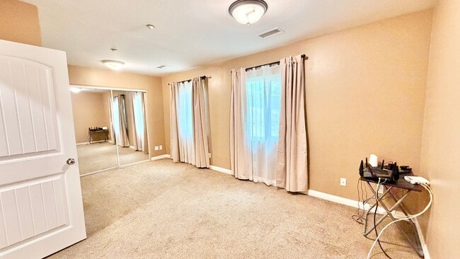 Building Photo - Nicely Updated Single-Story on quiet cul-de-sac Street just Minutes to Downtown Fallbrook!