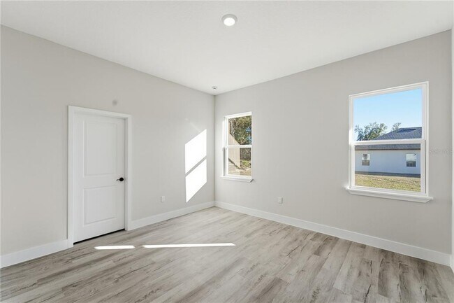 Building Photo - 13690 SW 43rd Cir