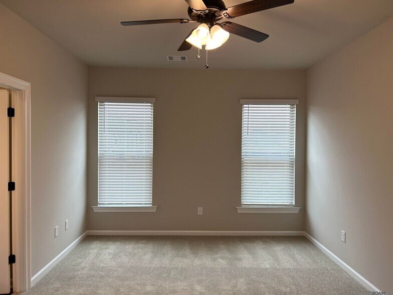 Building Photo - 24280 Cliftmere Ave