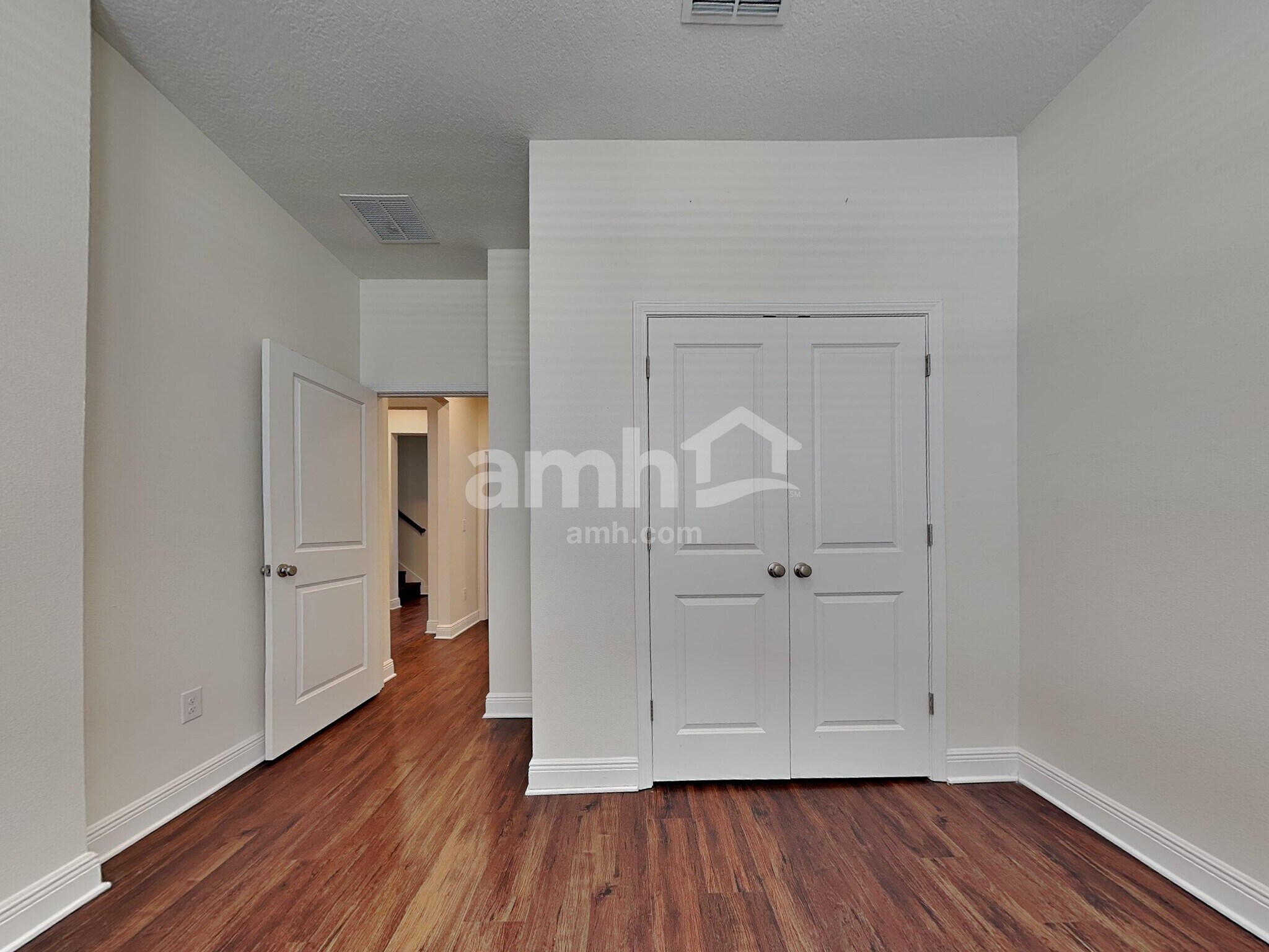 Building Photo - 27592 St Andrews Ave