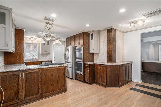 Building Photo - 2117 Sanborn St