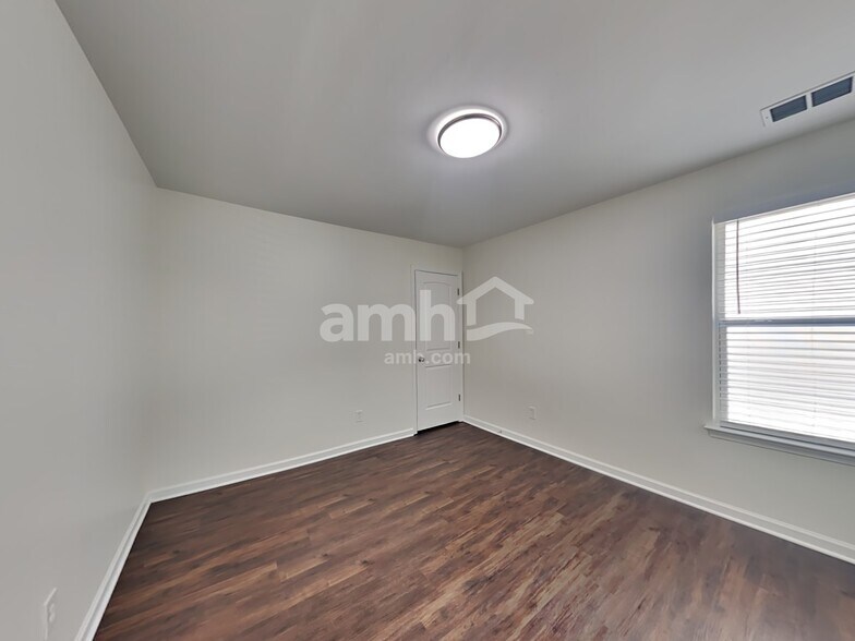 Building Photo - 4899 McEver View Dr