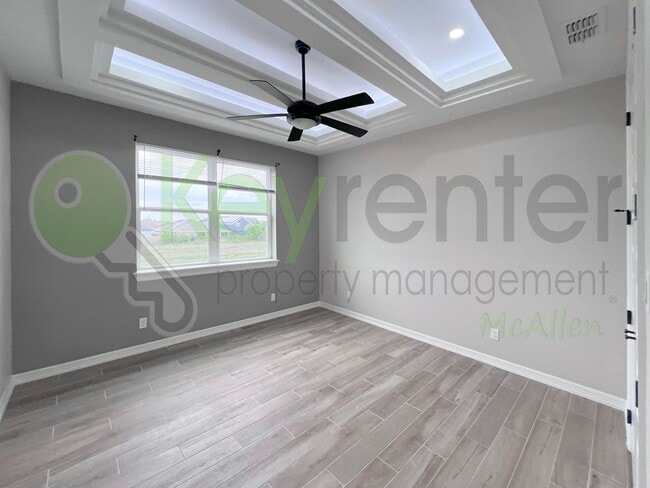 Building Photo - Stunning 3- bed/ 2.5 upgraded luxury townh...