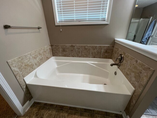 Building Photo - 1031 Liberty Ln