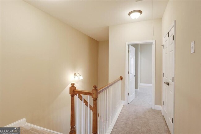 Building Photo - 5060 Windcrest Ln