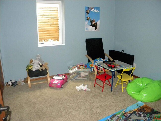 Building Photo - 4400 S Marion Rd