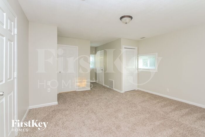 Building Photo - 3135 Foltz St