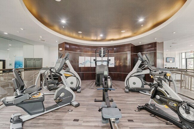 Building Photo - Galleria Luxury for Less!