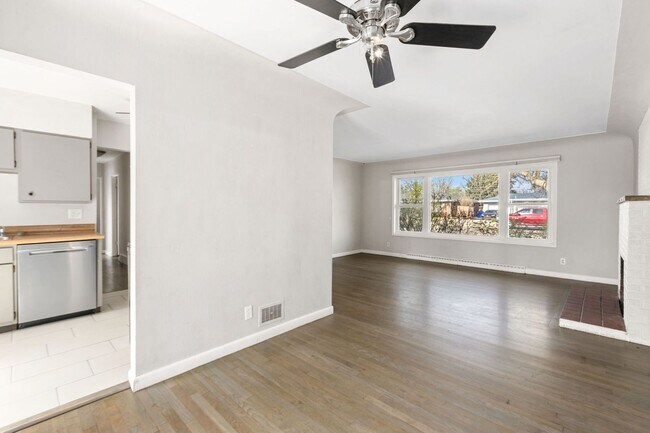 Building Photo - 1306 23rd Ave Ct