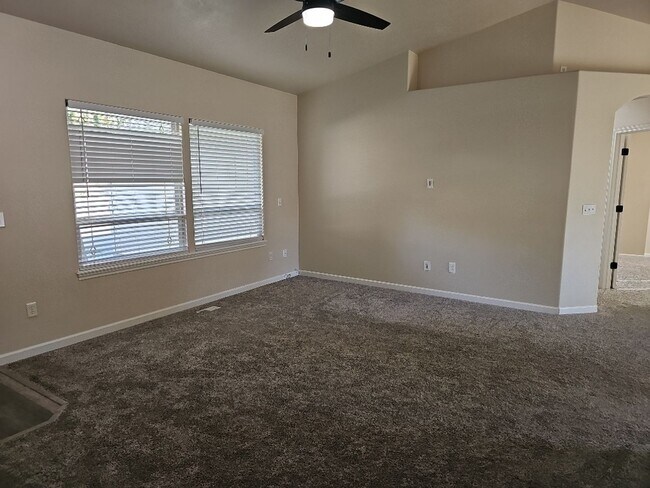 Building Photo - Cute Nampa home in one of  the most desirable neighborhoods. Fabulous location. 7159 E. Hampton.