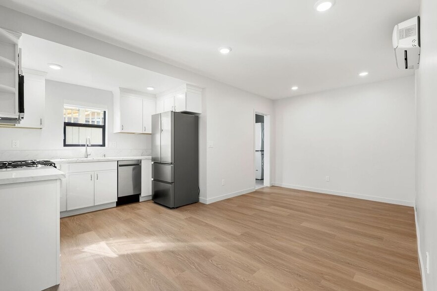 Building Photo - 4787 Panorama Dr